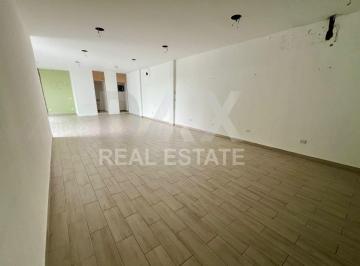 Local comercial · 82m² · Local en El Uro