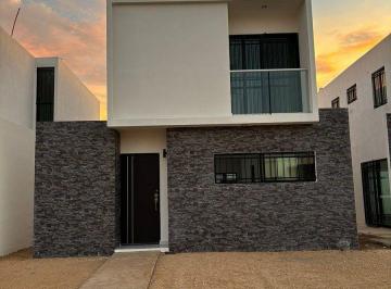 Casa de 2 habitaciones, Mérida · Casa de 2 Pisos en Renta en Las Américas