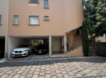 Casa · 400m² · 3 Recámaras · 4 Estacionamientos · Venta Casa San Jeronimo Lidice Fraccionamiento Cerrado con Vigilancia Jardin 3 Recamaras Sala Tv