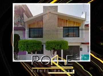 Casa de 5 habitaciones, Nezahualcóyotl · Casa en Neza de Recuperacion Bancaria Muy Cerca del Zoologico!
