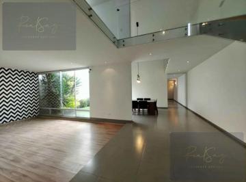 Casa · 450m² · 3 Recámaras · 2 Estacionamientos · Casa - Fraccionamiento Cerrada de La Mezquitera