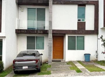 Casa · 175m² · 3 Recámaras · 2 Estacionamientos · Casa - Fraccionamiento Lomas de Angelópolis