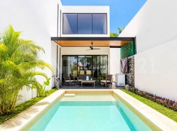 Casa en condominio · 267m² · 3 Recámaras · 2 Estacionamientos · Casa en Renta con Paneles Solares en Cholul