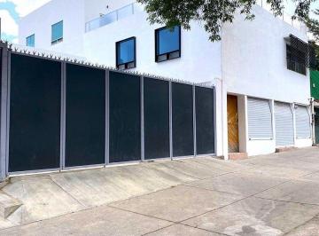 09c4a04f36e279f681443b544a6e35b2a4e3000ed4c962aa8367ee1a03d55776 · Renta de Edificio con Uso de Suelo en Insurgentes Sur, Tlalpan / Planta Baja