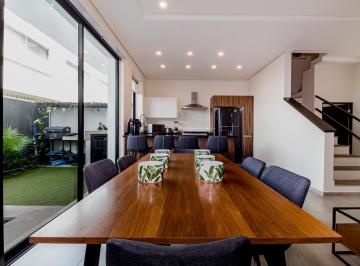 Casa · 313m² · 3 Recámaras · 2 Estacionamientos · ¡Inversionistas Oportunidad! Casa en Venta, 3 Recámaras, Paneles Solares, Amueblada, Huayacán, Cancún