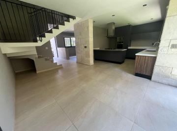 Casa de 4 habitaciones, El Marqués · Casa en Renta en Villa Carriedo, Qro