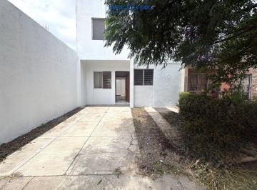 Casa en condominio de 4 habitaciones, San Pedro Tlaquepaque · Casa en Coto Valle de Las Heras con Recámara en P. B. | Lista Para Habitar.