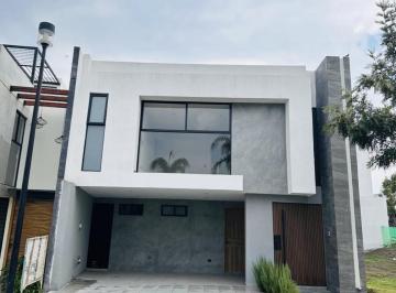 Casa · 297m² · 3 Recámaras · 2 Estacionamientos · Casa - Fraccionamiento Lomas de Angelópolis