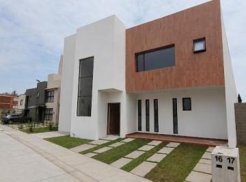 Casa en condominio · 139m² · 3 Recámaras · 2 Estacionamientos · Casa en Venta en Crespa Town Toluca Recámara y Baño Completo en Pb