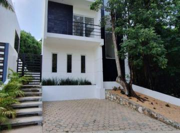 Casa de 3 habitaciones, Puerto Morelos · Casa en Renta Puerto Morelos Aldea Kaan Frente a La Casa Club con 3 Recámara
