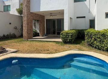 Casa de 3 habitaciones, Mérida · Casa en Renta con Paneles Solares en Privada Palmerales, Altabrisa, Mérida
