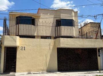 Casa · 350m² · 4 Recámaras · 3 Estacionamientos · Casa en Venta en Palomares. Colonia Magisterial, Tlalpan