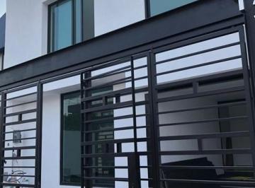 FACHADA DELANTERA · Casa Remodelada en Venta Fuentes de Satélite, Atizapán de Zaragoza
