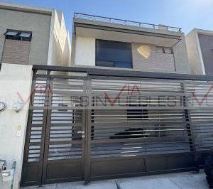 Casa · 186m² · 3 Recámaras · 2 Estacionamientos · Casa en Renta en Cerradas del Parque
