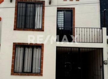 Casa · 150m² · 2 Recámaras · 4 Estacionamientos · Casa en Renta - (4)