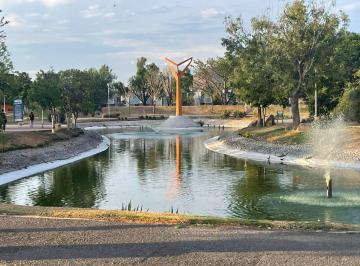 Lago artificial y áreas recreativas del fraccionamiento · Casa en Renta en Campo Real, Zapopan, Jal