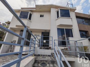 Casa · 326m² · 4 Recámaras · 2 Estacionamientos · Casa Brisa: Amplitud, Confort y Estilo en El Corazón de Naucalpan