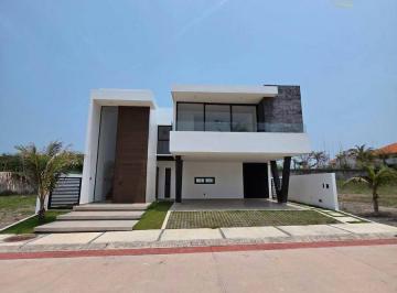 Casa · 290m² · 3 Recámaras · 2 Estacionamientos · Venta de Casa en Las Olas Residencial con Vista Al Mar