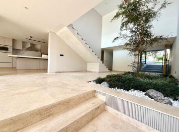 Casa de 4 habitaciones, Cuernavaca · Venta Casa en Tabachines en Cuernavaca