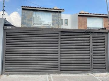 Casa · 210m² · 3 Recámaras · 2 Estacionamientos · Casa - Valle Dorado