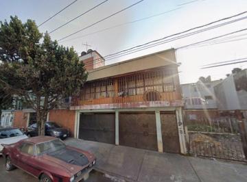 Casa de 4 habitaciones, Coyoacán · Casa en Venta en Petrolera Taxqueña Tm