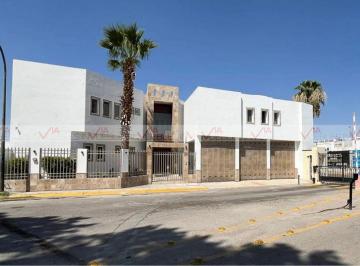 Casa · 531m² · 3 Recámaras · 3 Estacionamientos · Casa en Venta en Torreón