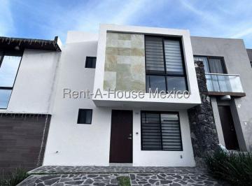 Casa de 3 habitaciones, El Marqués · Casa en Renta, Zibatá, Qro. Doble Acceso Controlado. Pet Friendly