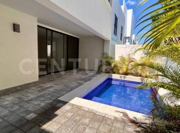Casa · 310m² · 3 Recámaras · 2 Estacionamientos · Casa en Venta Residencial Aqua - Av Huayacan