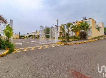 Casa · 45m² · 2 Recámaras · 1 Estacionamiento · Venta de Casa con 2 Recámaras y Acceso Controlado en Residencial Laureles Xochitepec Morelos