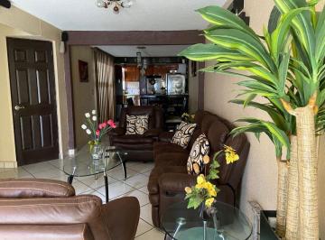 Casa de 4 habitaciones, Ecatepec de Morelos · Casa en Venta en Fraccionamiento Las Américas, en Ecatepec.