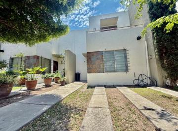 Casa en condominio de 3 habitaciones, Zapopan · Casa en Renta en Carretera a Colotlan, Alhambra Residencial.