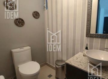 Casa · 418m² · 6 Recámaras · 2 Estacionamientos · 1505 - Casa en Venta en Privadas del Canadá con Alberca