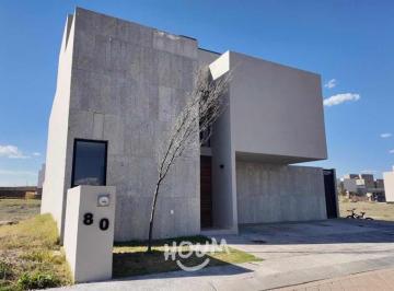 Casa · 351m² · 3 Recámaras · 3 Estacionamientos · Casa en del Parque Residencial con 3 Recámaras, Id:.