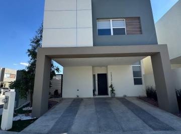 Casa de 3 habitaciones, Juárez · Casa en Esquina con Excedente en Bárcena Residencial