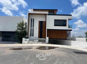 Casa · 456m² · 3 Recámaras · 4 Estacionamientos · Casa en Campo Real con 3 Recámaras, Id:.