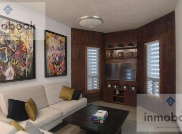 Casa · 200m² · 3 Recámaras · 2 Estacionamientos · Casa en Venta Amueblada, Av Mirador y Perif. Juventud