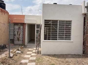 Casa · 71m² · 1 Recámara · 1 Estacionamiento · Casa Remodelada en Venta en Puerta Dorada, Zona Norte León Gto