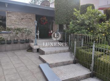 Casa · 810m² · 6 Recámaras · 6 Estacionamientos · Casa en Jardines del Pedregal en Venta