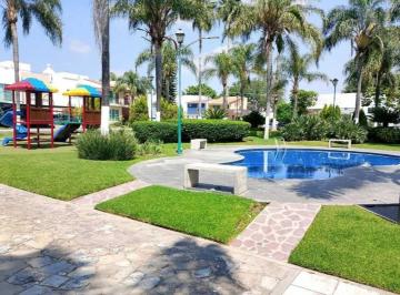 Casa de 3 habitaciones, Zapopan · Casa a un Costado de Costco en Nueva Galicia Coto Coruña