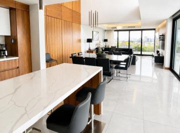 Casa · 450m² · 4 Recámaras · 4 Estacionamientos · Casa en Venta en Bosques de San Francisco
