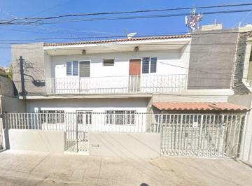 Casa de 4 habitaciones, Zapopan · Casa en Venta San Isidro ¡Excelente Oportunidad de Inversiòn Propiedad de Recuperaciòn Hipotecaria!