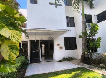 Casa · 141m² · 3 Recámaras · 2 Estacionamientos · Casa en Venta Supmz 45 Av Andres Quintana Roo, Cancun