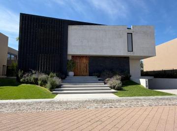 Casa de 3 habitaciones, Querétaro · Casa en Venta en El Campanario, Qro