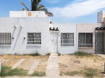 Casa de 2 habitaciones, Bahía de Banderas · Propiedad con Potencial Comercial en Altavela