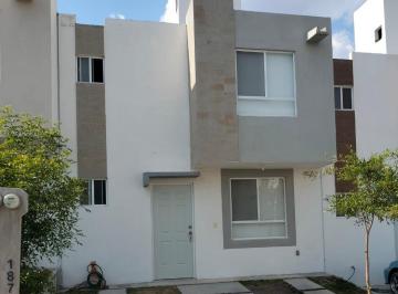 Casa · 99m² · 3 Recámaras · 2 Estacionamientos · Casa en Renta en Fracc Karan, El Marques, Queretaro