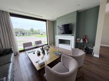 Casa en condominio · 369m² · 4 Recámaras · 3 Estacionamientos · Residencia en Venta en Condado del Valle