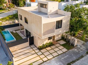 Casa en condominio de 3 habitaciones, Solidaridad · Casa a Estrenar en Una de Las Zonas Exclusivas de Playa del Carmen, Q. R. Residencial El Cielo