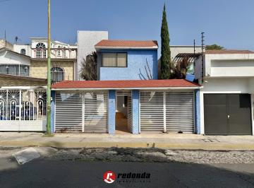 Casa · 220m² · 3 Recámaras · 2 Estacionamientos · Casa en Jardines del Alba