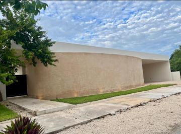 1 · Casa Nay 1035 en Venta en Privada de Lujo en Dzizilche