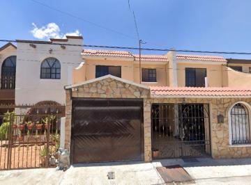 Casa de 3 habitaciones, Saltillo · Casa en Venta en Guanajuato 534, República Oriente Nte. 25280 Saltillo, Coah.
